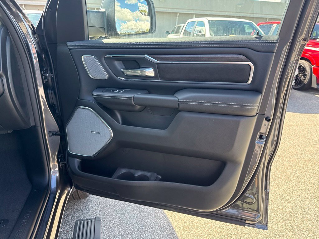 New 2027 RAM 1500 Laramie AWD/4WD image 30