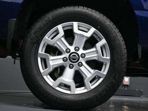 Used 2022 Nissan Titan SV w/ SV Convenience Package AWD/4WD image 9