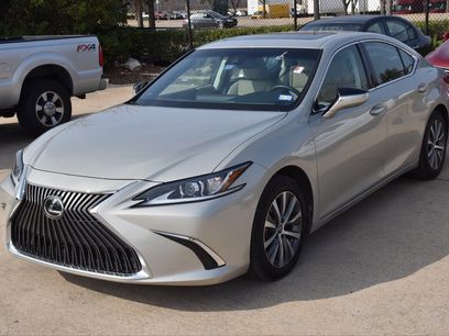 Used 2019 Lexus ES 350 w/ Accessory Package 2