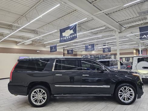 Used 2019 Cadillac Escalade ESV Premium Luxury w/ LPO, Radiant Package image 5