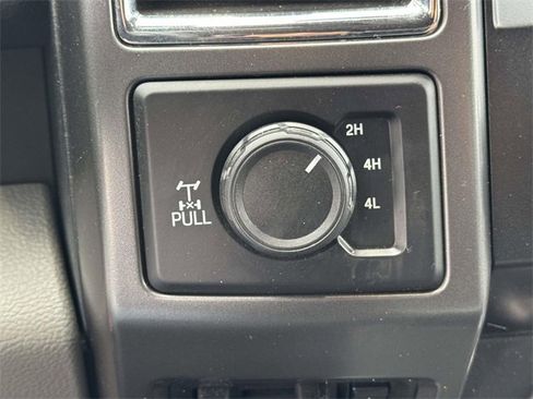 Used 2017 Ford F250 XLT w/ XLT Premium Package image 8