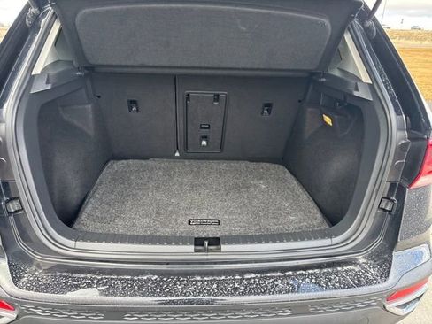 Used 2022 Volkswagen Taos SE image 25