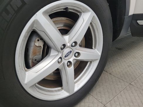 Used 2016 Ford Explorer XLT image 31