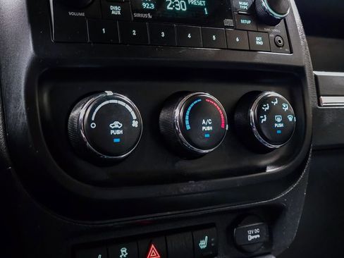 Used 2017 Jeep Patriot High Altitude image 28