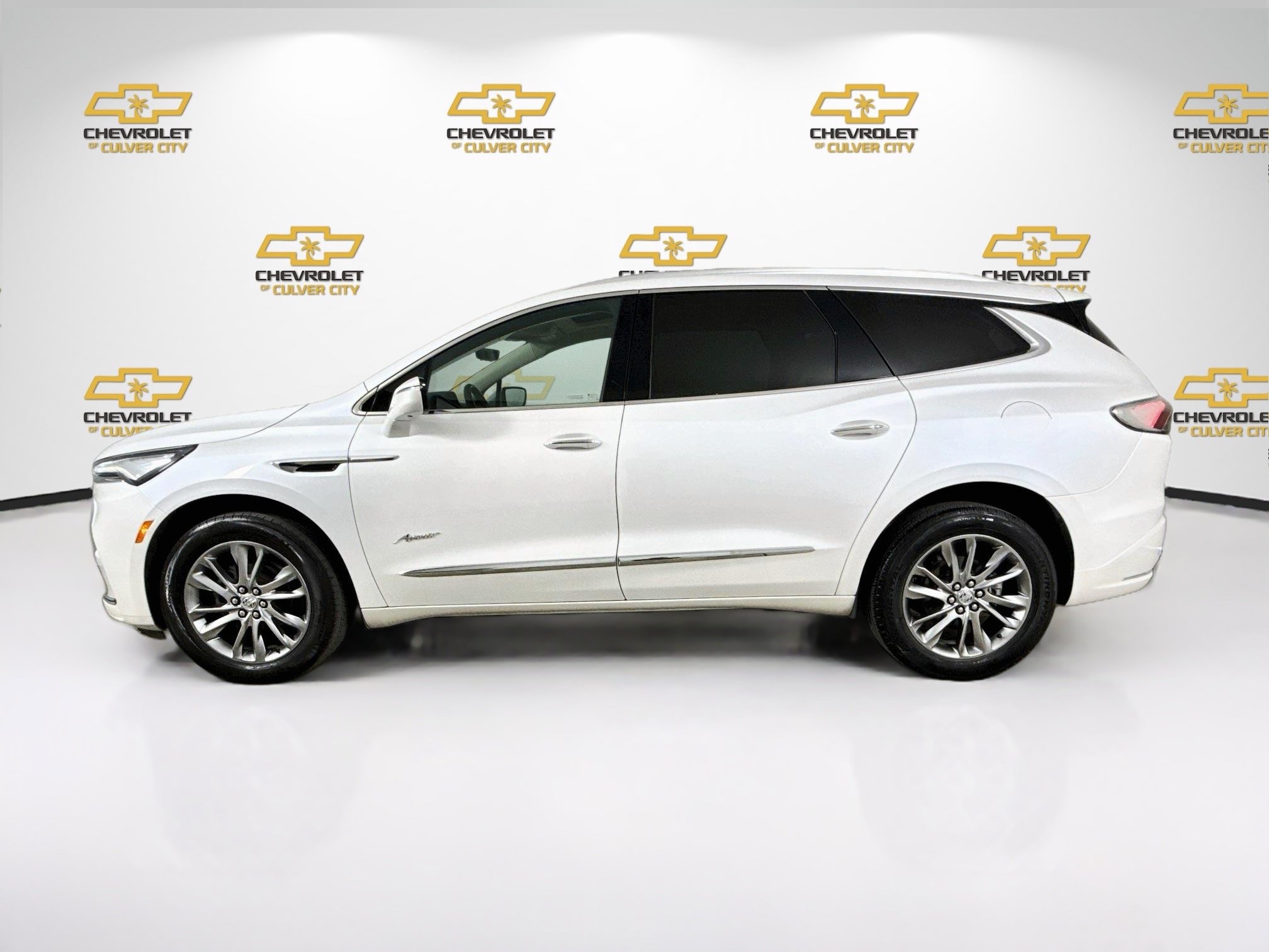 Used 2023 Buick Enclave Avenir w/ Trailering Package, 5000 lbs. AWD/4WD image 5