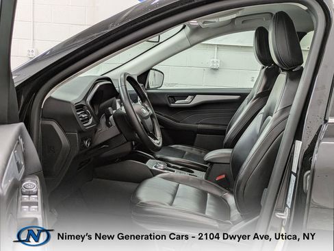 Used 2024 Ford Escape Platinum AWD/4WD image 3