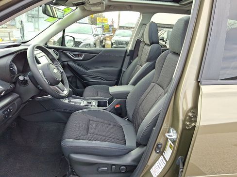 Used 2024 Subaru Forester Premium image 13