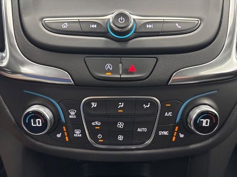 Used 2024 Chevrolet Equinox LT FWD image 17
