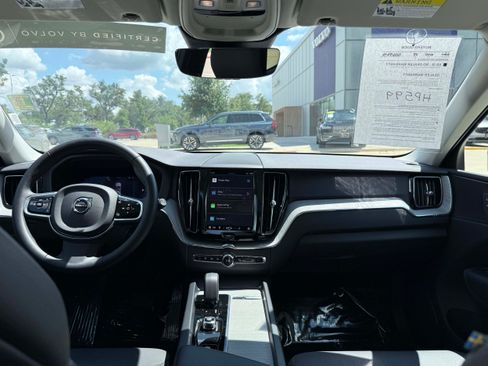Certified 2025 Volvo XC60 B5 Plus AWD/4WD image 18