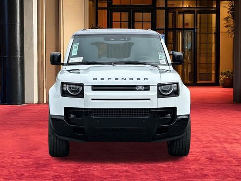 New 2026 Land Rover Defender 130 X-Dynamic SE image 6