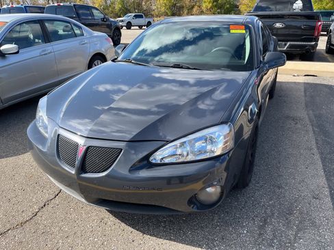 Used 2008 Pontiac Grand Prix image 2