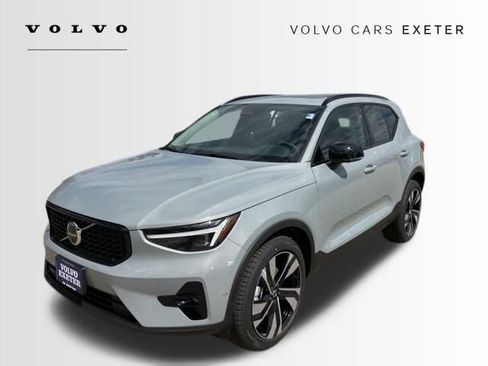 New 2026 Volvo XC40 B5 Plus w/ Climate Package AWD/4WD image 3
