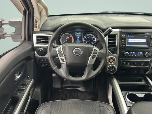 Used 2017 Nissan Titan PRO-4X AWD/4WD image 12