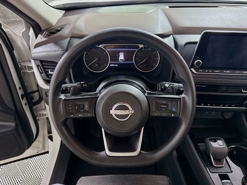 Used 2023 Nissan Rogue SV AWD/4WD image 12