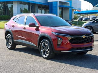 Used 2025 Chevrolet Trax LT FWD video 1