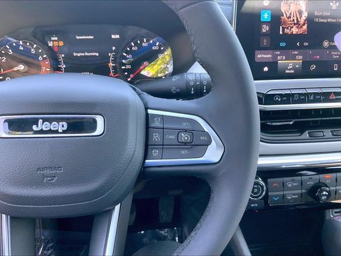 Certified 2024 Jeep Compass Limited w/ Sun and Sound Group AWD/4WD image 24