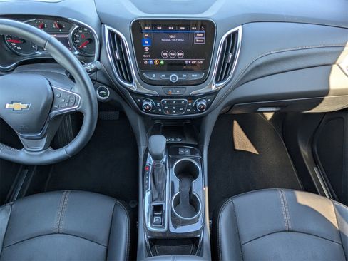 Used 2024 Chevrolet Equinox Premier image 7