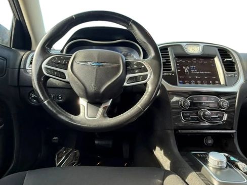 Used 2019 Chrysler 300 Touring RWD image 19