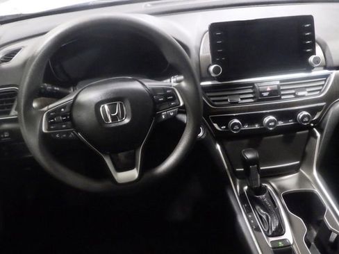 Used 2019 Honda Accord EX image 9