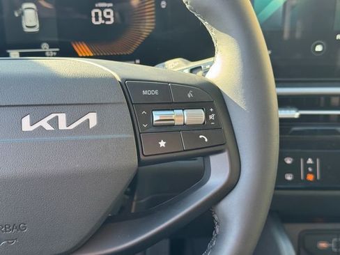 New 2026 Kia Sportage LX w/ LX Convenience Package FWD image 25