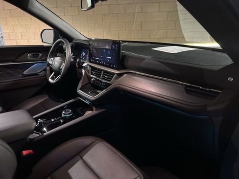 Used 2025 Ford Explorer Platinum w/ Ultimate Package image 27