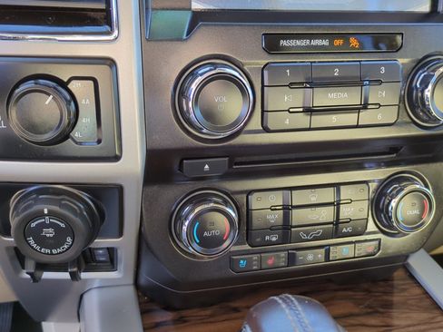 Used 2018 Ford F150 Lariat image 24