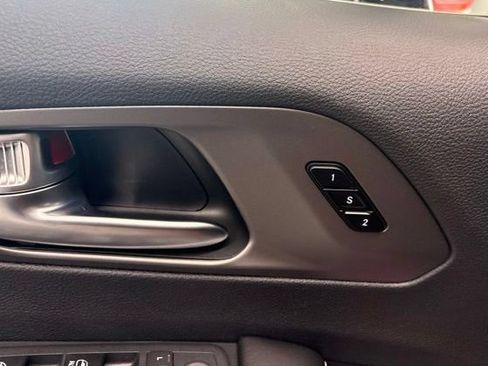 New 2027 Chrysler Pacifica Limited AWD/4WD image 16