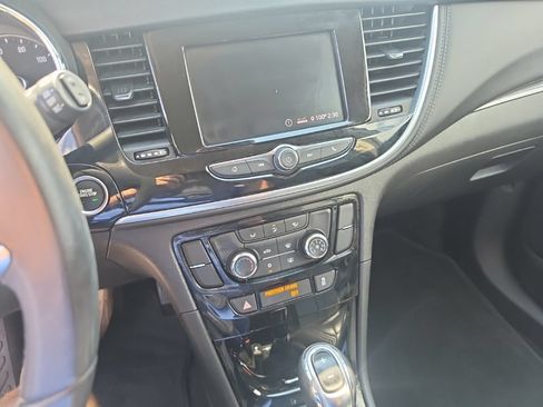Used 2022 Buick Encore Preferred FWD image 24