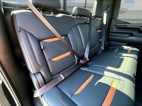 Certified 2023 GMC Sierra 1500 AT4 w/ Technology Package image 30