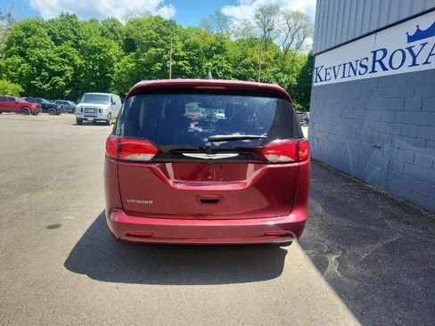 Used 2023 Chrysler Voyager LX FWD image 7