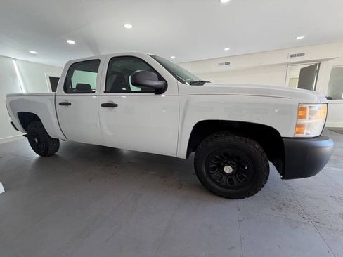 Used 2011 Chevrolet Silverado 1500 W/T RWD image 10