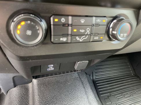 Used 2022 Ford F250 XL w/ Power Equipment Group image 21