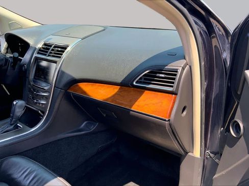 Used 2013 Lincoln MKX AWD image 18