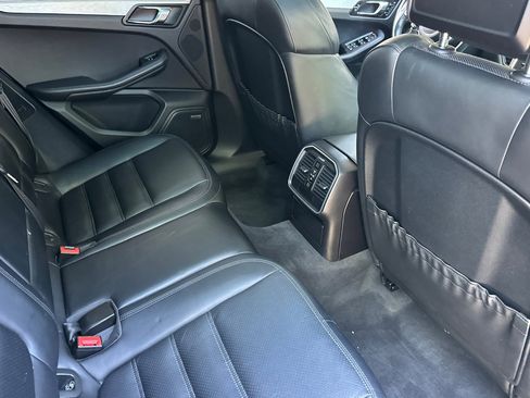 Used 2016 Porsche Macan Turbo AWD/4WD image 29