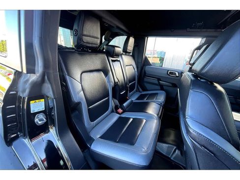 Used 2024 Ford Bronco Black Diamond image 29