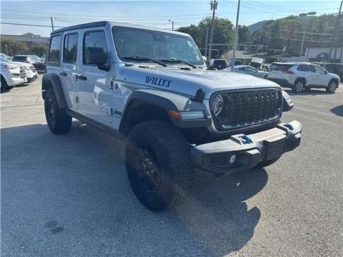Used 2024 Jeep Wrangler Unlimited AWD/4WD image 7