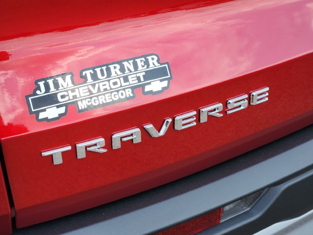 New 2027 Chevrolet Traverse LT w/ Driver Confidence Package FWD image 8