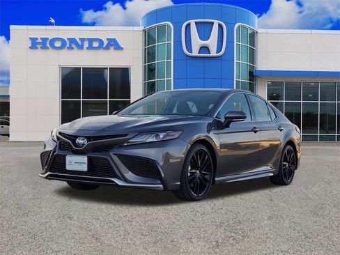 Used 2023 Toyota Camry XSE w/ Navigation Package image 7