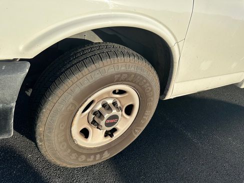 Used 2014 GMC Savana 3500 image 12