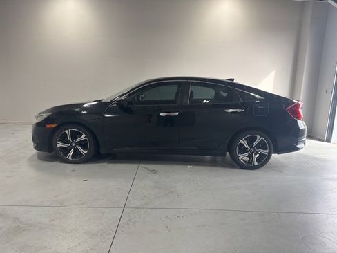 Used 2017 Honda Civic Touring image 10