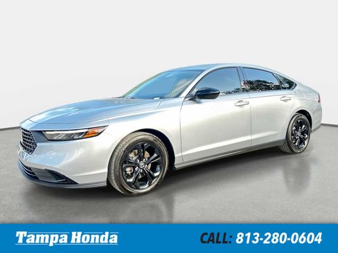 Used 2025 Honda Accord SE image 1