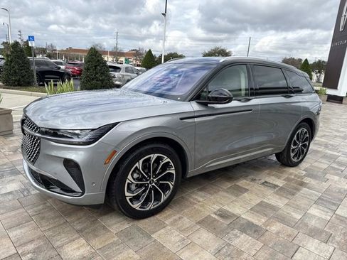 Certified 2024 Lincoln Nautilus Reserve image 6