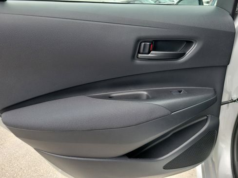 Used 2025 Toyota Corolla LE FWD image 25