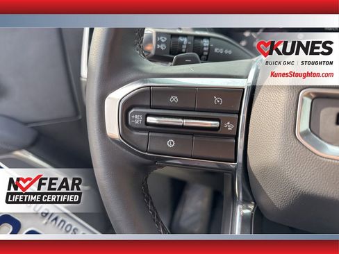 Used 2025 GMC Yukon Denali AWD/4WD image 32