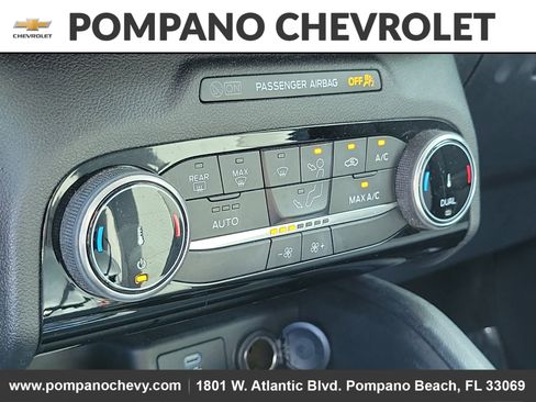 Used 2022 Ford Escape SE w/ SE Sport Appearance Package image 33