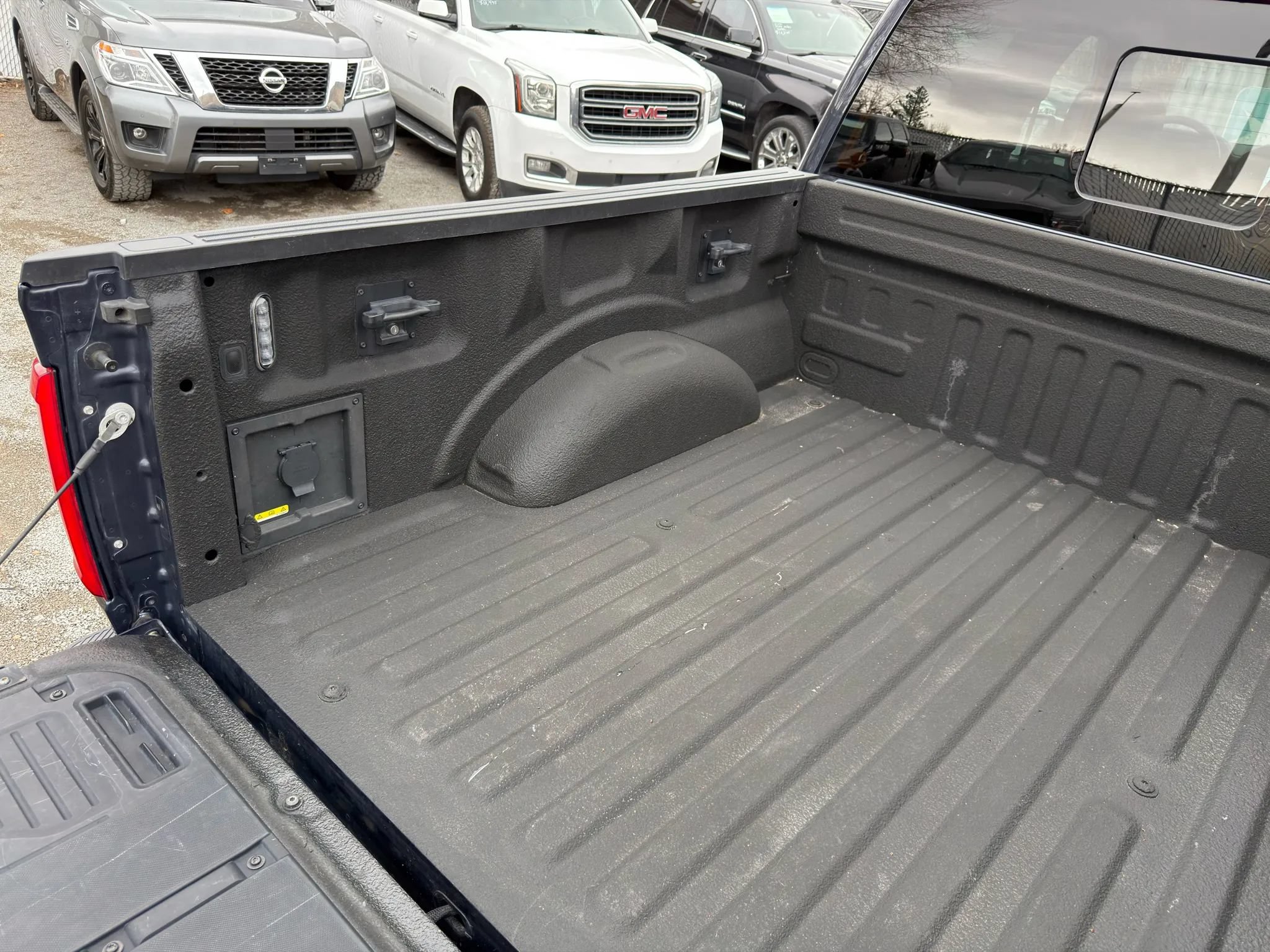Used 2021 Ford F150 Lariat w/ Max Trailer Tow Package AWD/4WD image 8