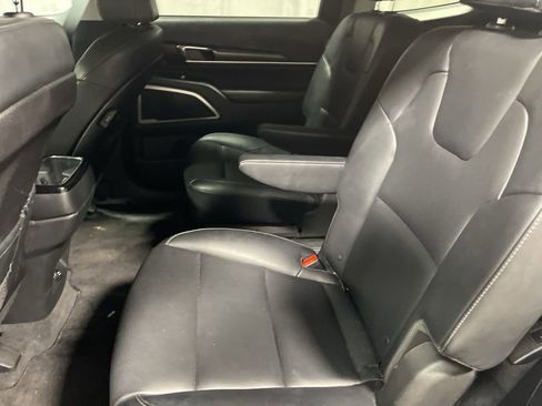 Used 2025 Kia Telluride S image 18