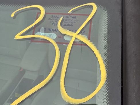 Used 2016 Volkswagen Golf Limited Edition image 31