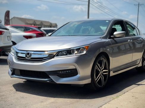 Used 2017 Honda Accord Sport image 5