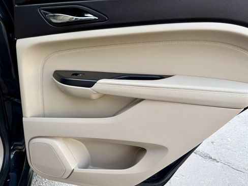Used 2013 Cadillac SRX Luxury FWD image 25